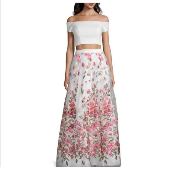 Prom dress brand new NWT - Picture 1 of 11